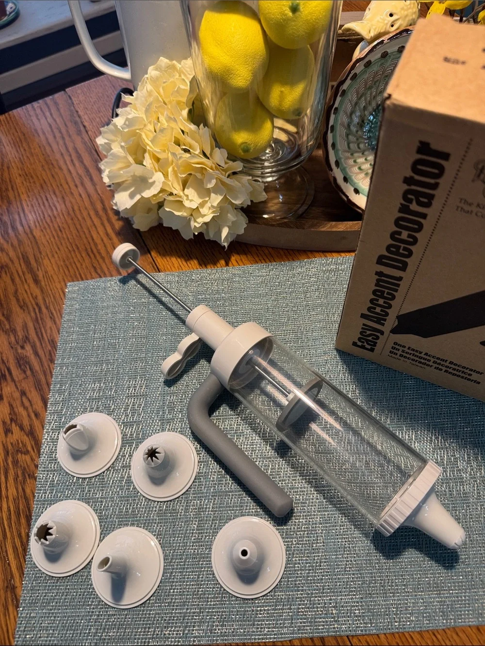 Pampered Chef Easy Accent Decorator